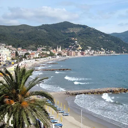 Homestay Residenza Paradiso Alassio
